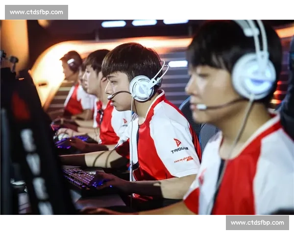 CF比赛战队争锋：顶级选手拼搏实力与智慧的较量